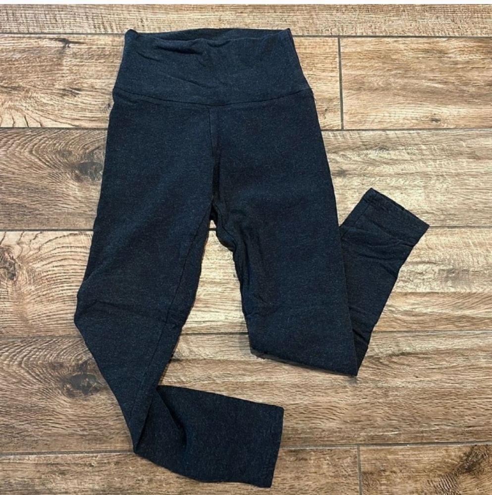 Aritizia TNA grey leggings, XS.